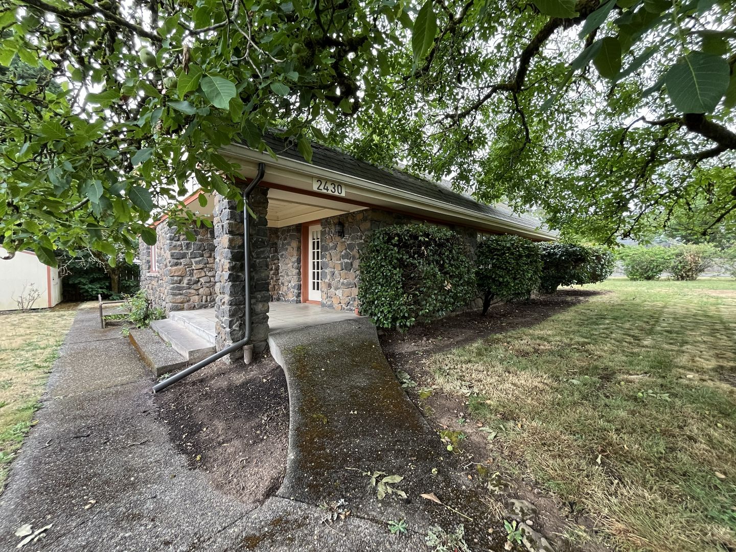 Milwaukie House: 2430 SE Park Ave