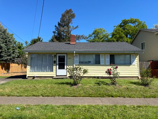 Charming 3 bedroom, 1 bath home in the Mt. Scott-Arleta Neighborhood. – photo 1