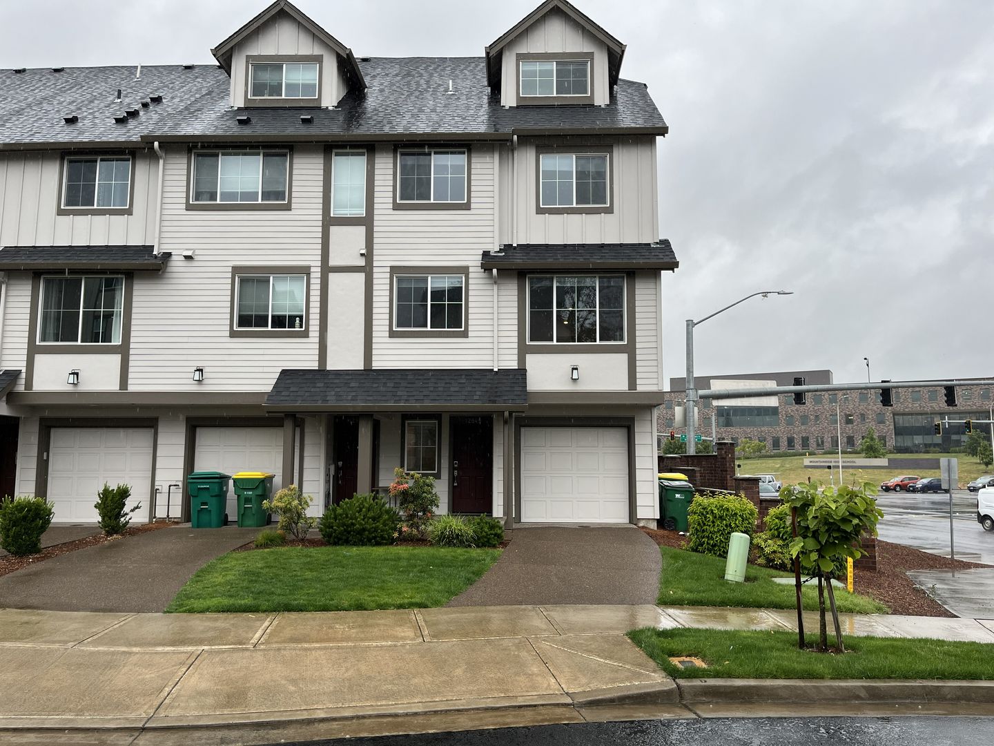 Beaverton House: 12949 SW Meadbrook Ln