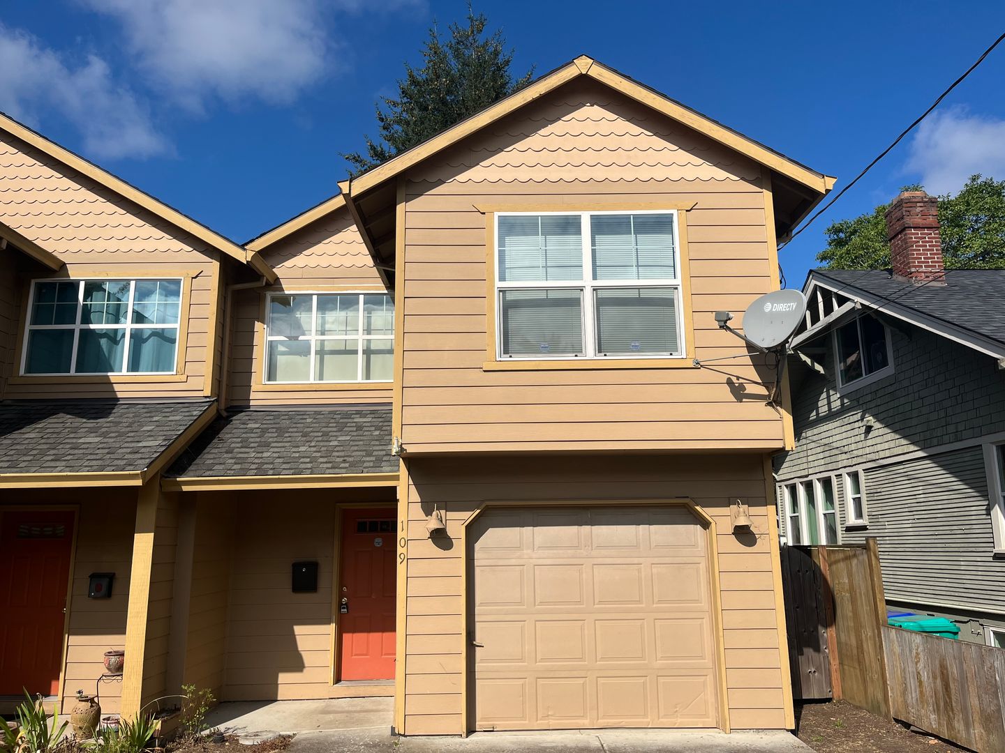 Portland House: 109 SE 84th Ave