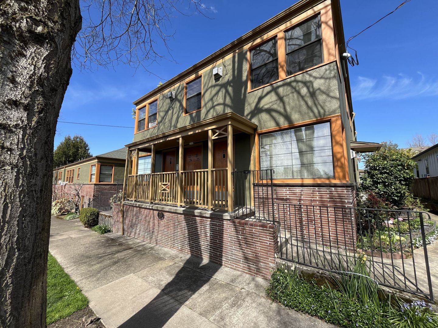 Portland House: 2105 SE Caruthers St #35