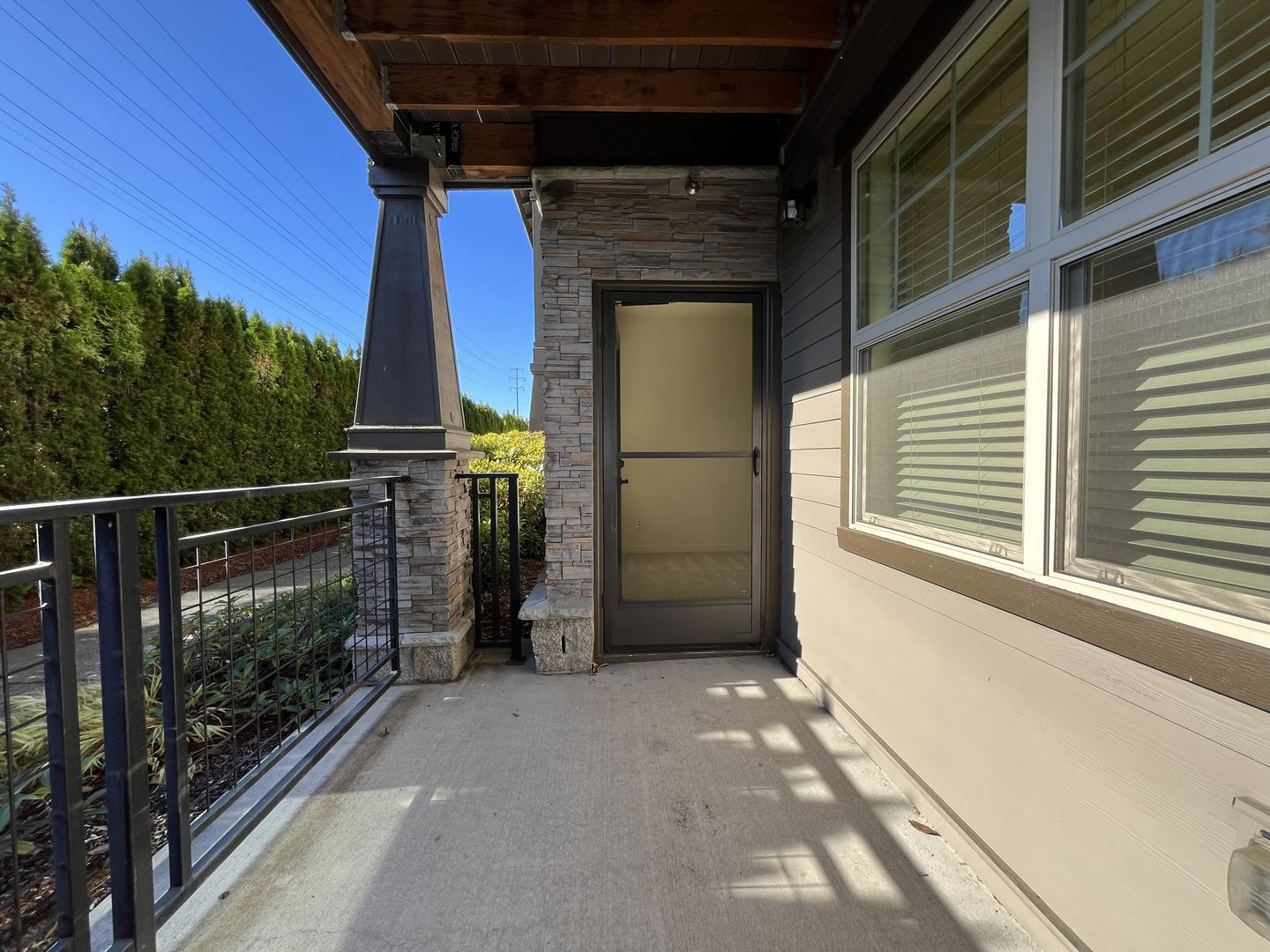 Hillsboro House: 8904 NE Brentford Way