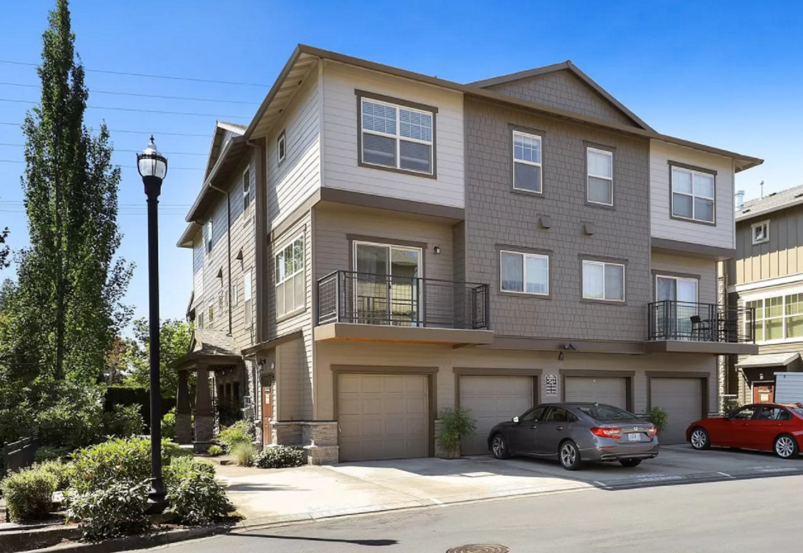 Hillsboro House: 8904 NE Brentford Way