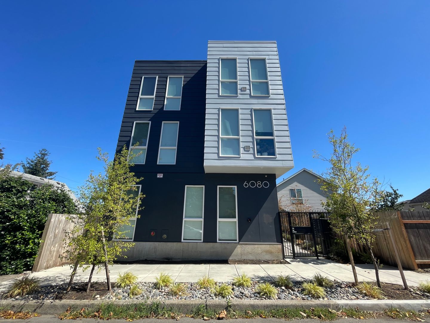 Portland Apartment: 6080 SE 84th Ave  - 302B