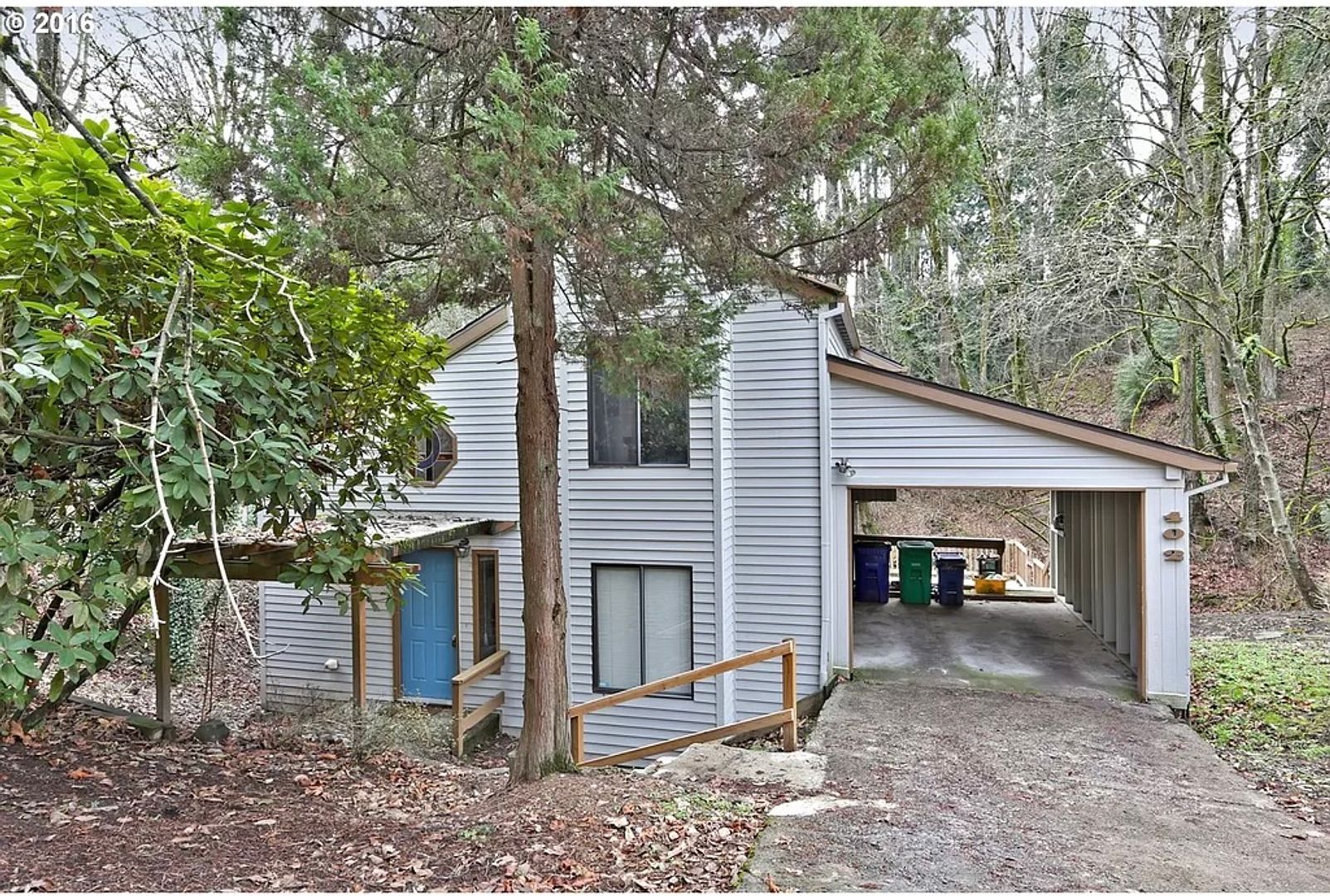 Portland House: 402 SW Custer Street