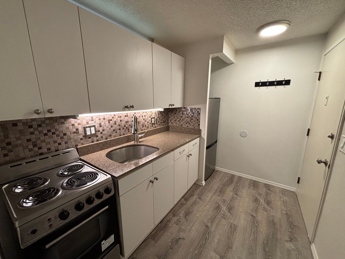 Portland Apartment: 3807-3811 S Water Ave