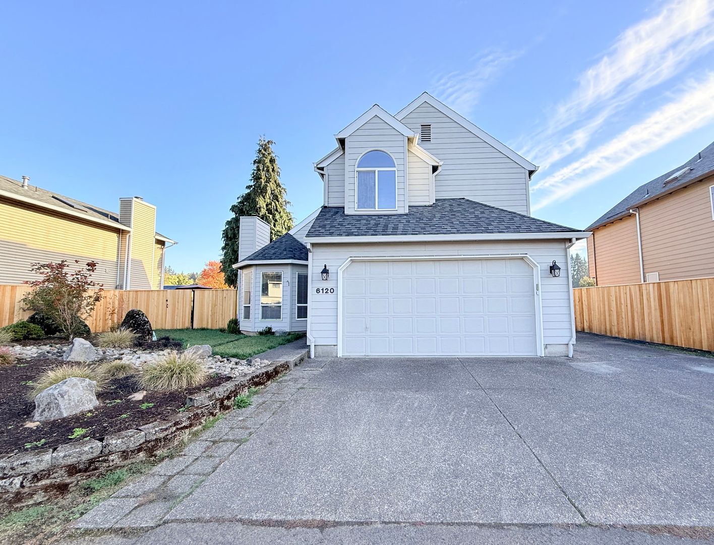 Gladstone House: 6120 Lynne Court