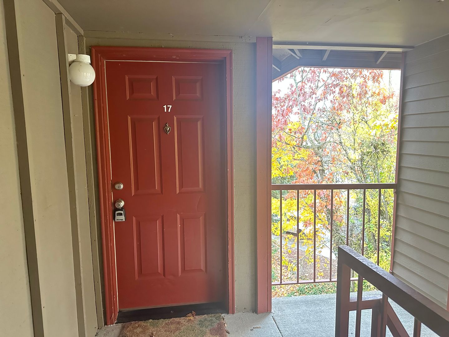 Portland Apartment: 1332 SW Cheltenham Street - #17