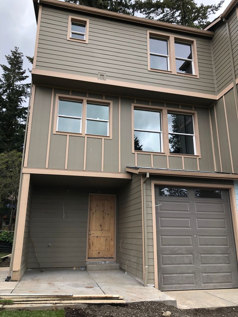 Portland House: 173 NE 162nd Ave