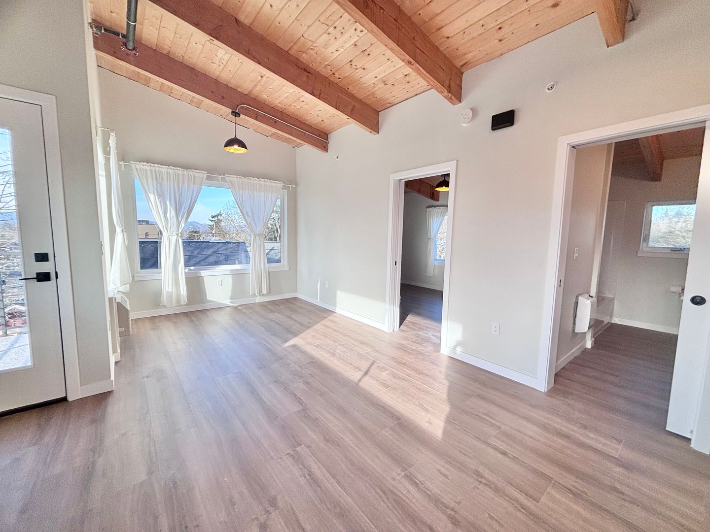 Portland Apartment: 1460 SE 51st Ave