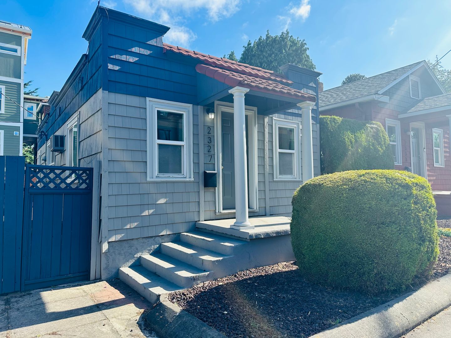 Portland Apartment: 2323-2337 SE Hawthorne Blvd