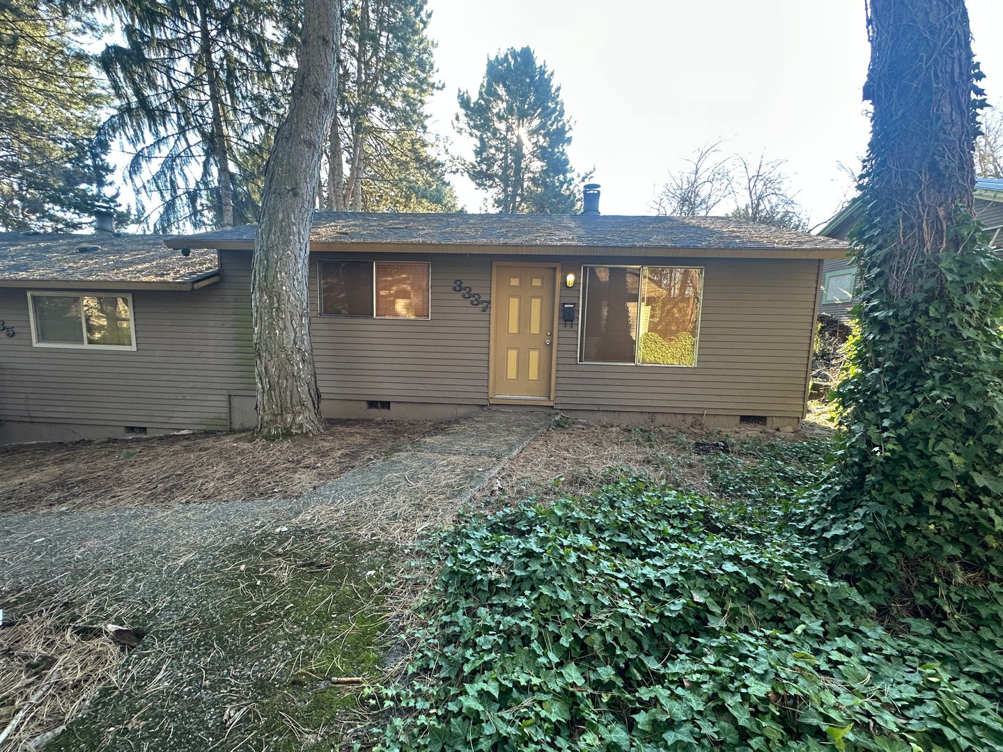 Portland Apartment: 3335-3337 SE 9th Ave