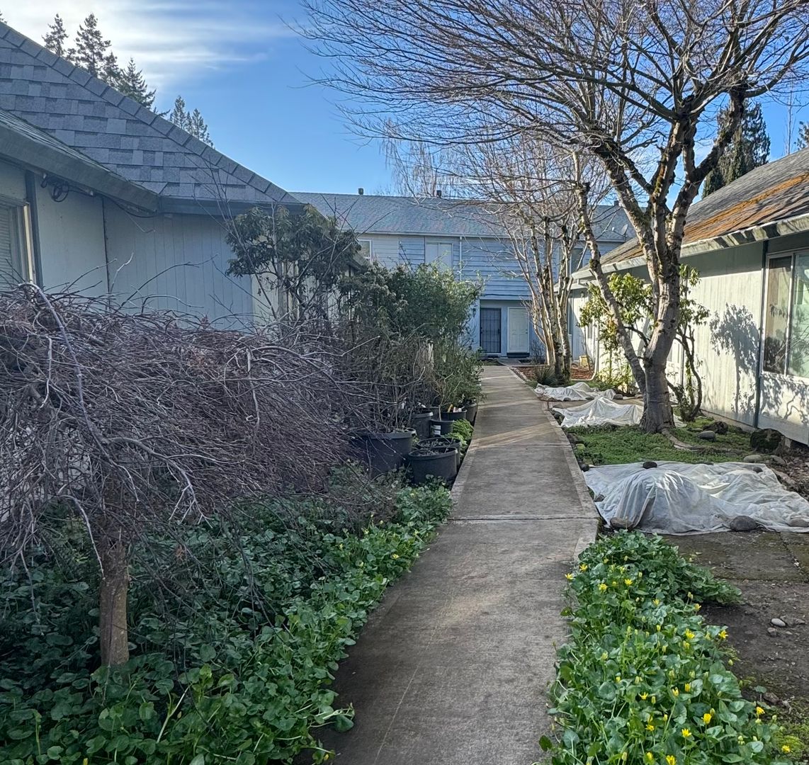 Beaverton Apartment: 4495 SW 96th Avenue #7