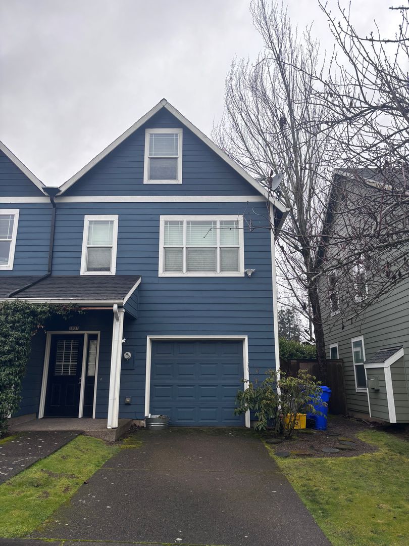 Portland House: 6931 N Borthwick Ave