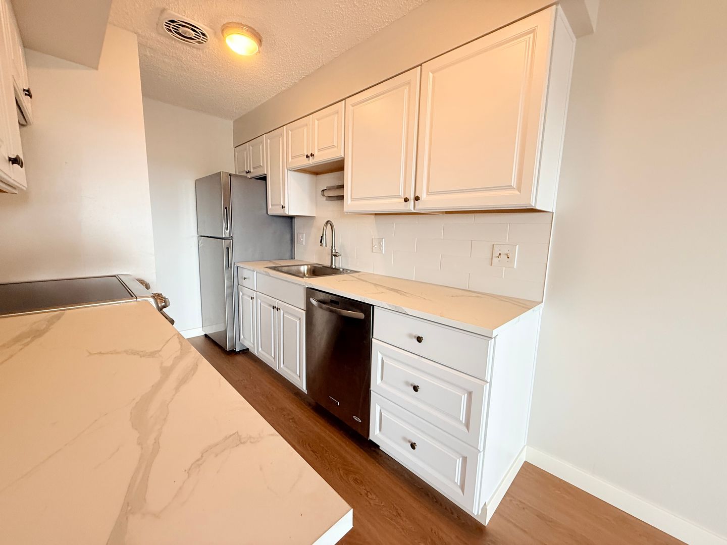 Portland Apartment: 8590 SW Canyon Lane