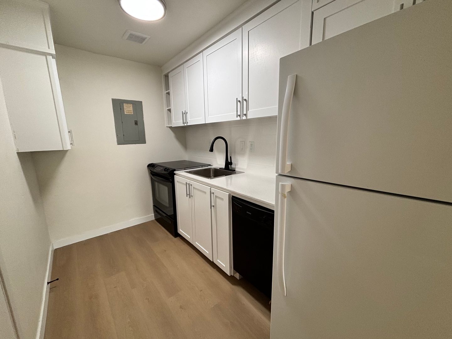 Scappoose Apartment: 52561 COLUMBIA RIVER HWY