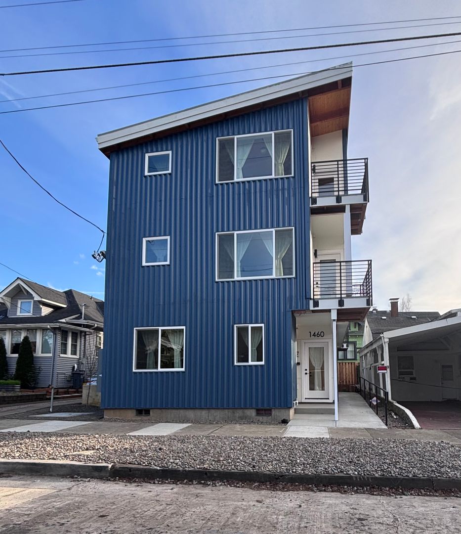 Portland Apartment: 1460 SE 51st Ave