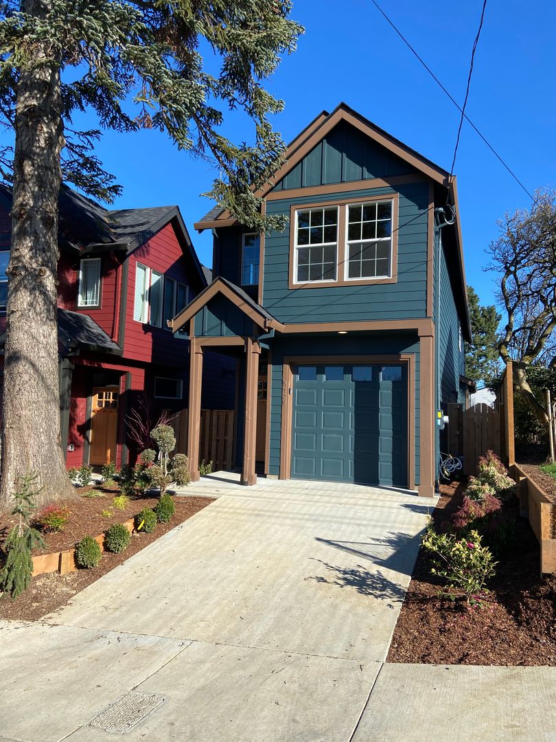 Portland House: 9126 N Seward Ave