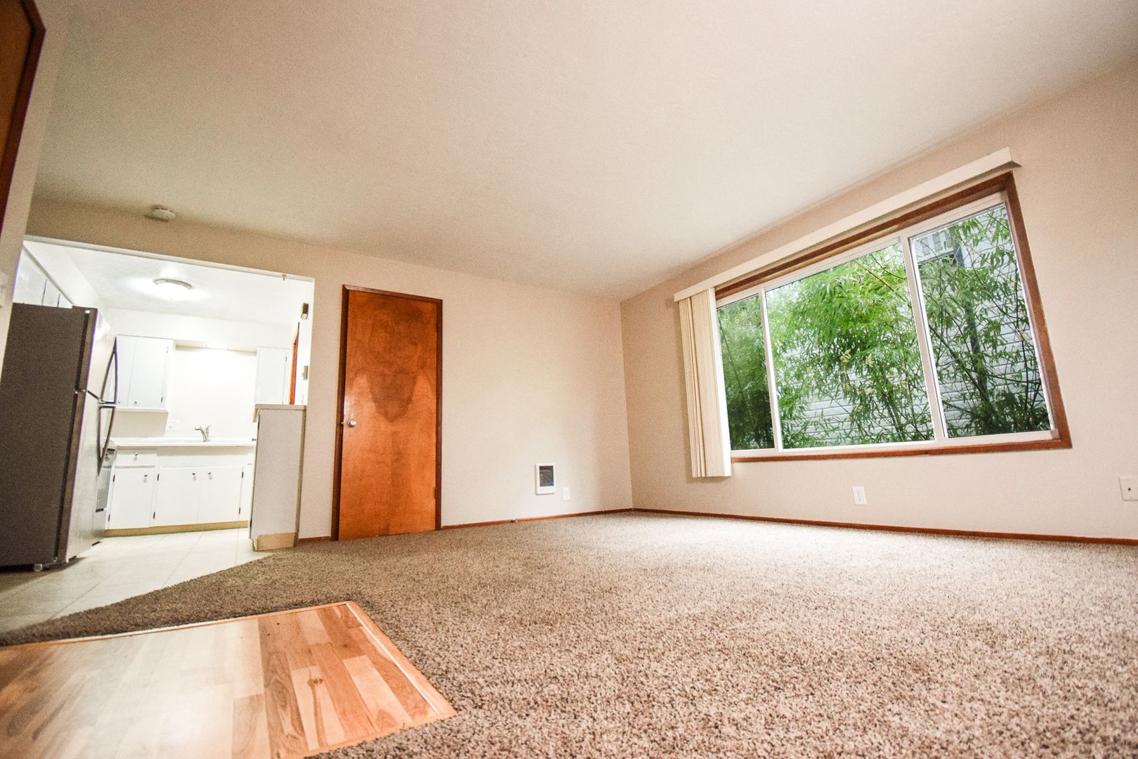 Portland Apartment: 4935 SE Tibbetts St. (4925-4933)