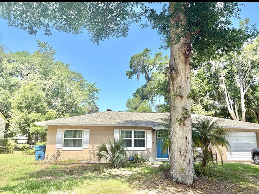 $1850 | 3/2 Near Historic Woodland Blvd, Adorable Renovated Cottage - Deland – photo 1