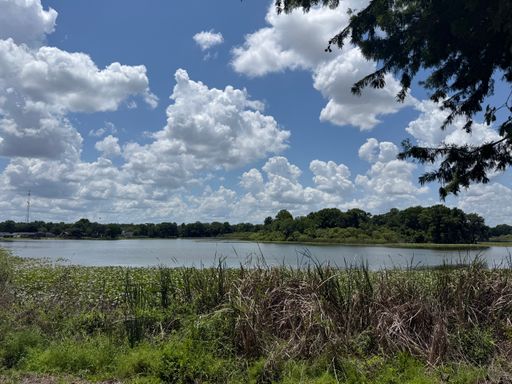 $1270 | 2 Bed 2 Bath - Large Bedrooms - Cypress Pointe – photo 1