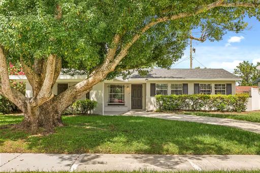 $1850 | Welcome to Your Turnkey Oasis: Neatly Furnished Adorable - Orlando – photo 1