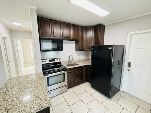 $1250 | 2 Bedroom 1 Bathroom | Second Floor Duplex! – photo 1