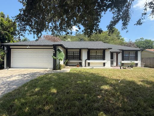 $2,300 - 3 Bedroom 2 Bath House - Large Fenced in Backyard – photo 1