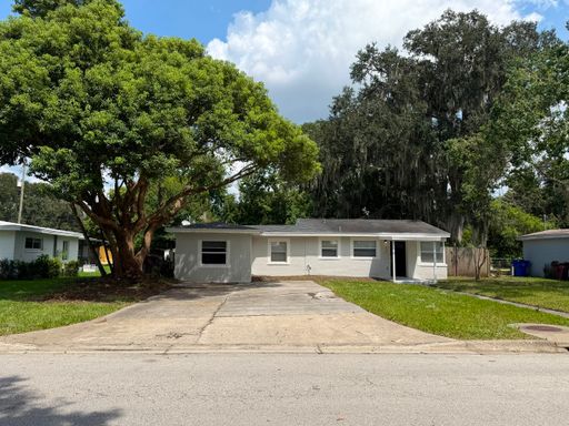 $1,975 - 3 Bed 2 Bath - Fenced In Backyard - St Cloud!