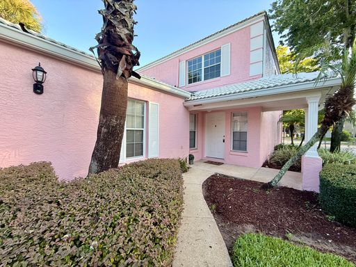 $1800 | Upgraded 2/2.5 Townhome in Cypress Creek Golf Minutes from Orlando’s Best Shopping & Dining. Water Included! – photo 1