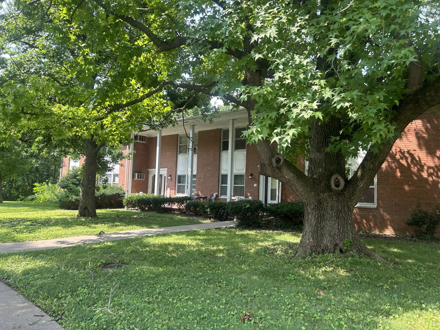 Rock Island Apartment: 2708 34th Street