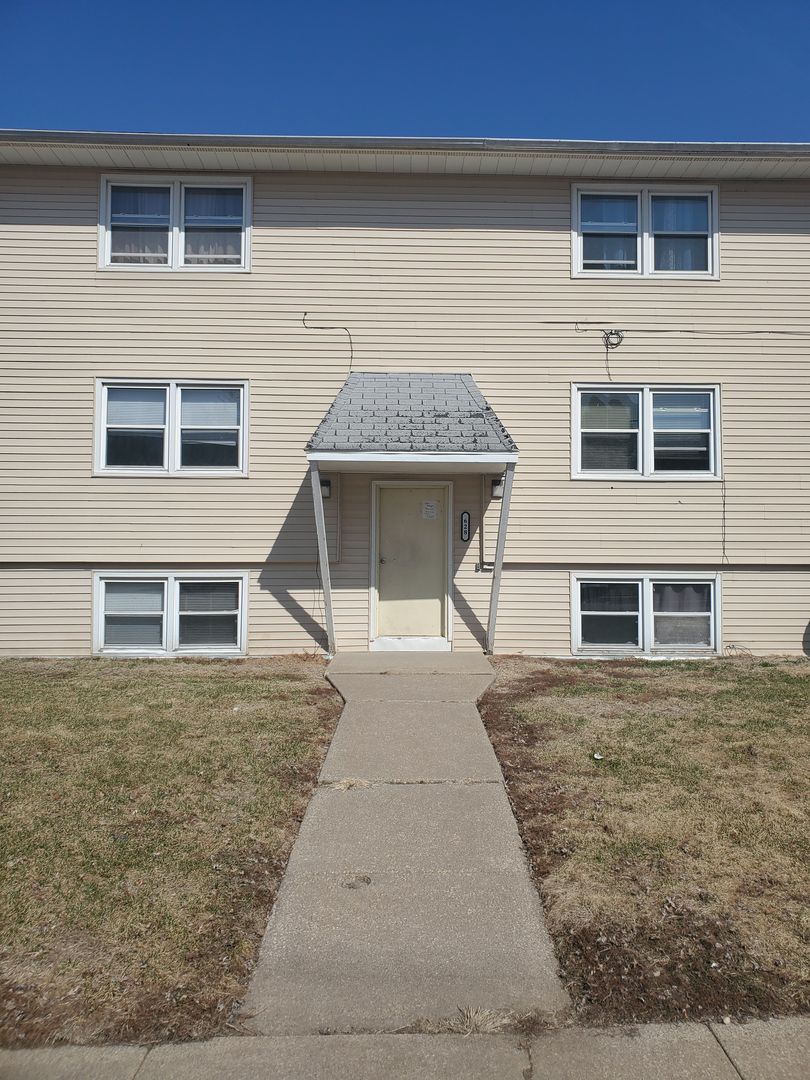 Davenport Apartment: 628 W 63rd Street