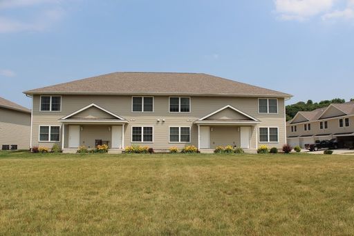 Gorgeous 3 Bedroom Townhome