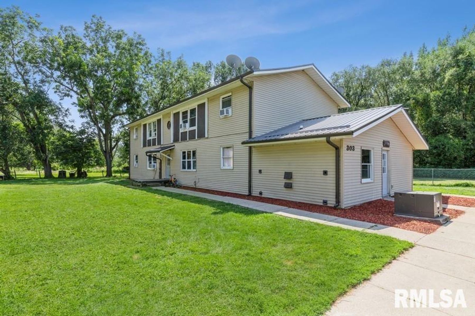 Hillsdale Apartment: 303 Larson Ct