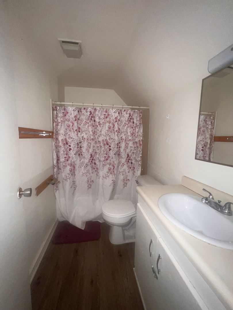 626 12th Ave S Unit 1, Clinton, IA 52732