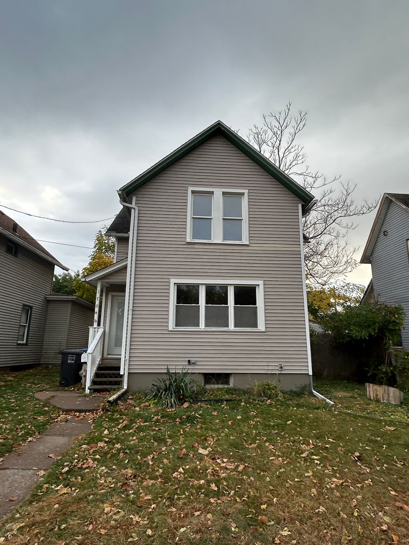 Moline House: 1704 13th Ave