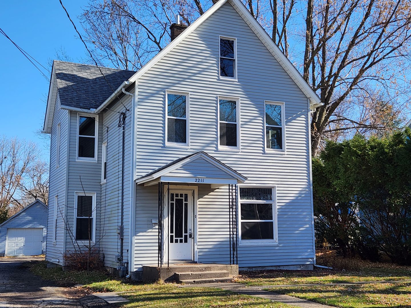 Rock Island House: 2211 17th St.