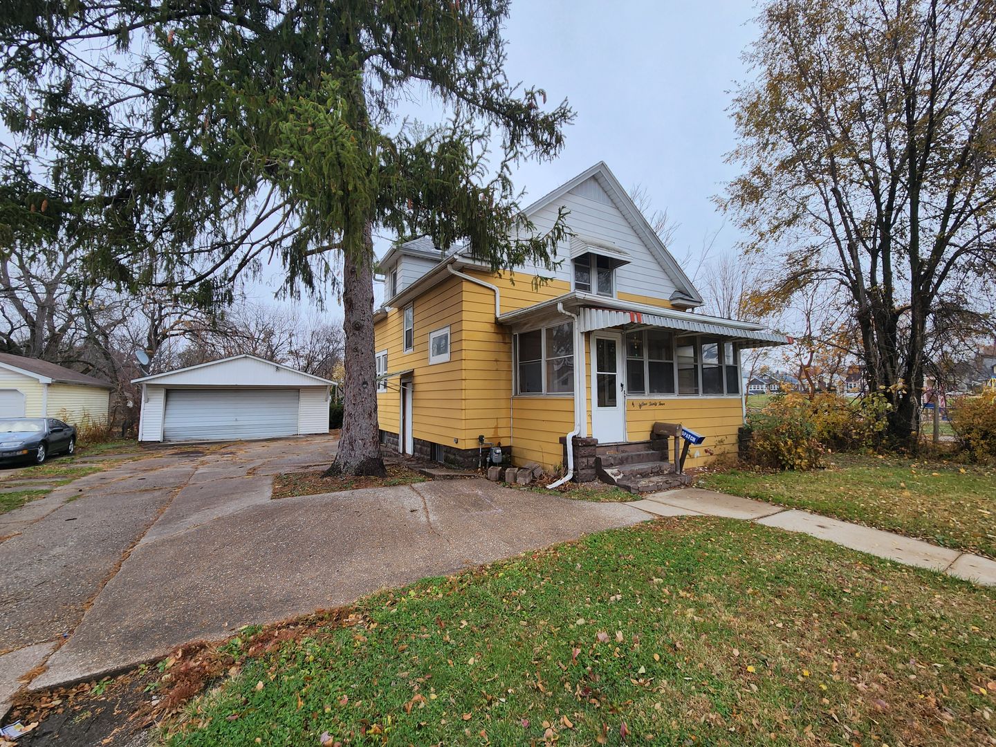 East Moline House: 2134 7th Street