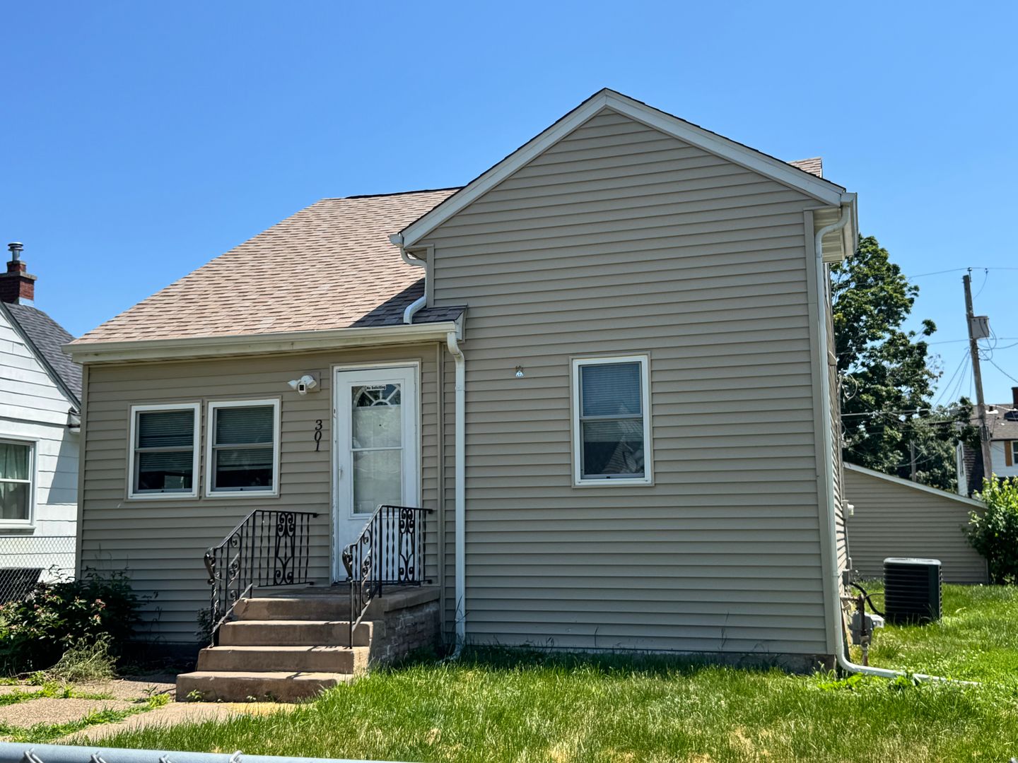 Davenport House: 301 S Thornwood Ave