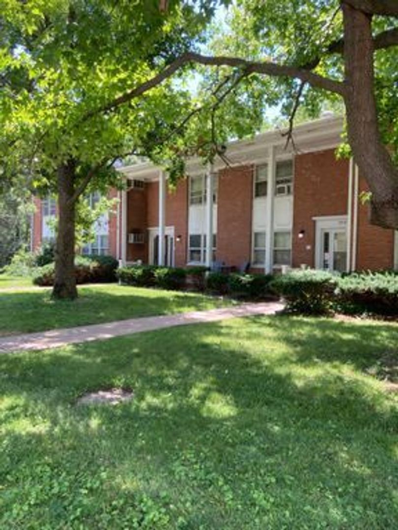 Rock Island Apartment: 2716 34th Street