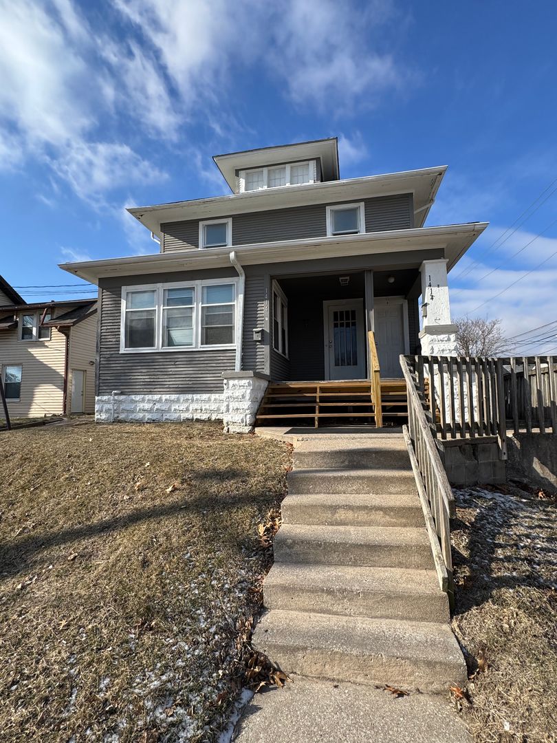 Davenport Apartment: 1414 Iowa St.