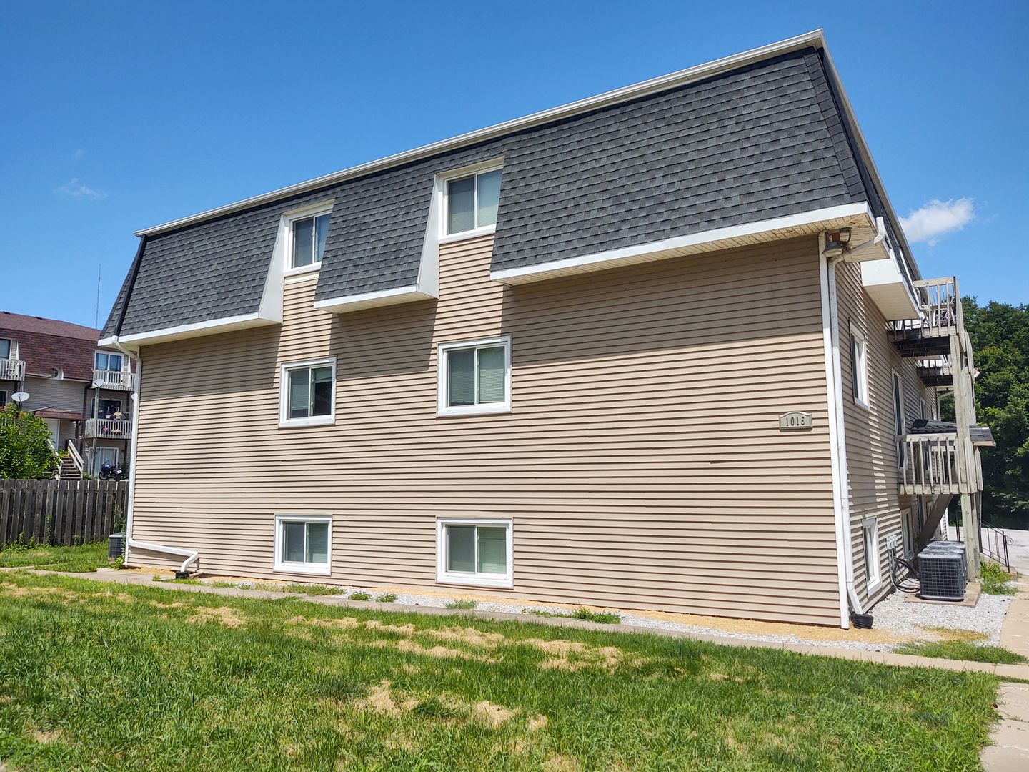 Bettendorf Apartment: 1015 39th St.