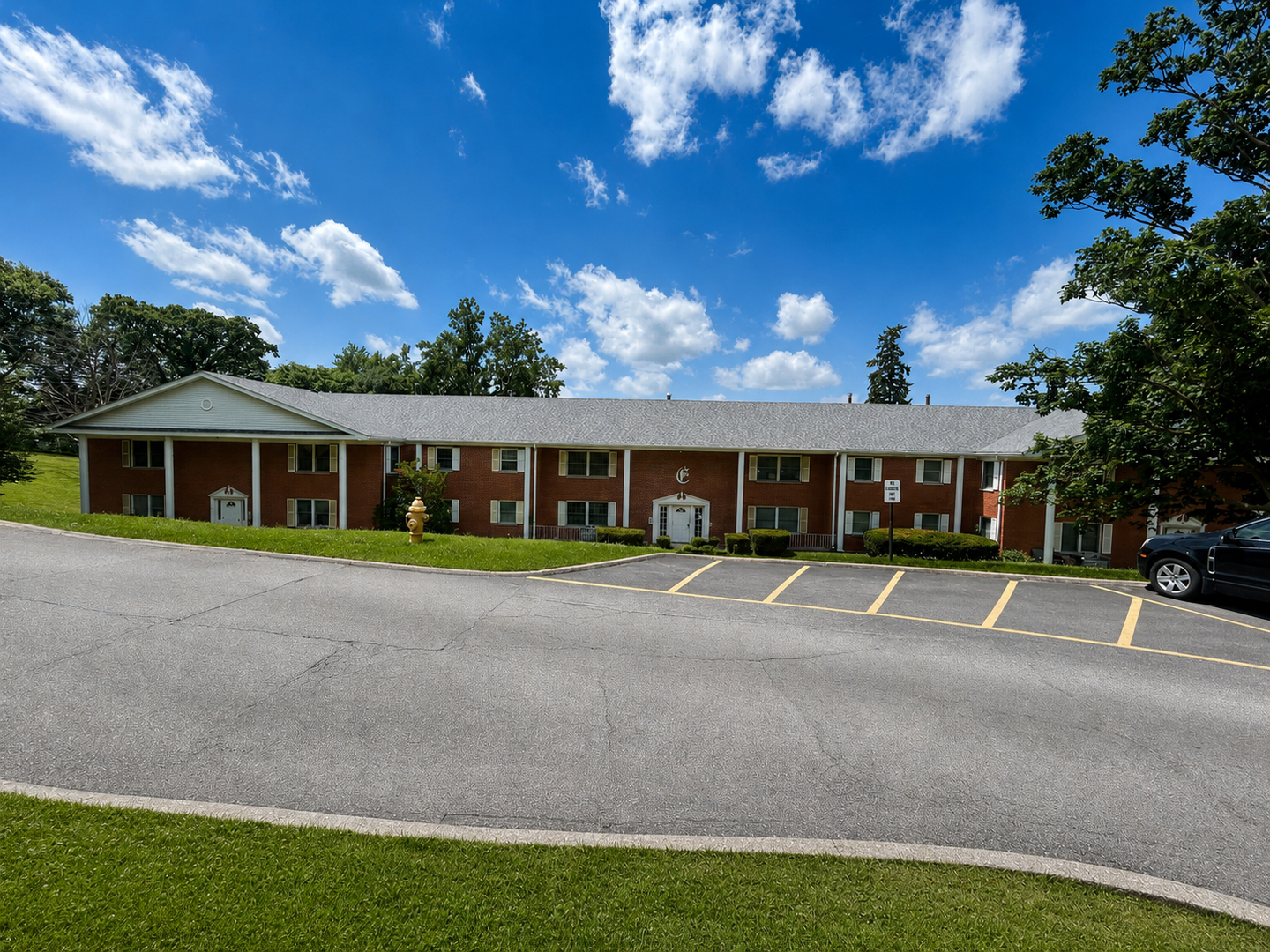 Rock Island Apartment: 1450 18th Ave