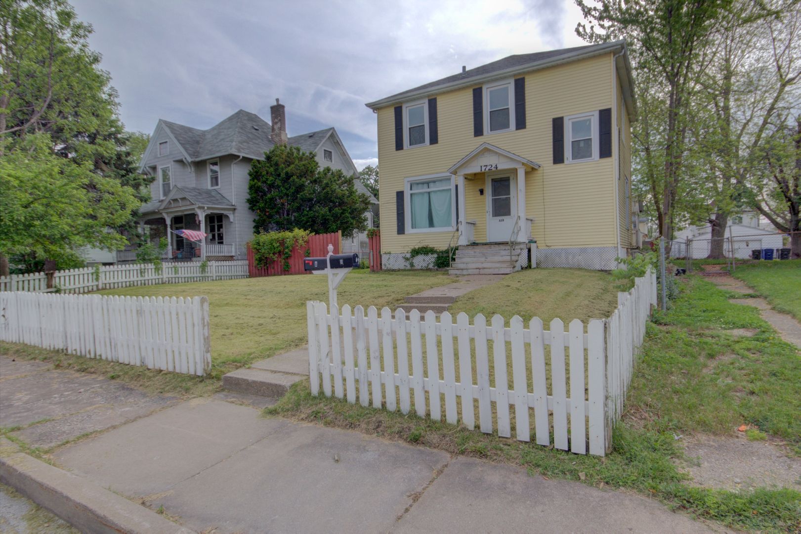 Davenport Apartment: 1724 Farnam St