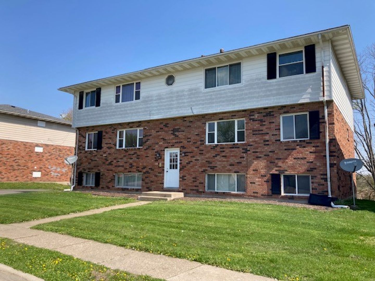 Davenport Apartment: 3348 Heatherton Drive