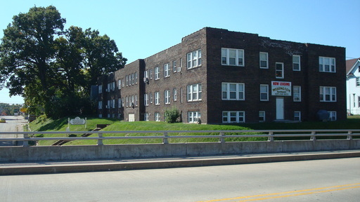 2 Bedroom, 1 Bathroom Apartment in Moline