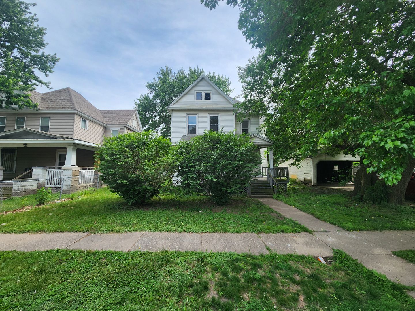 Davenport House: 621 W 15th Street