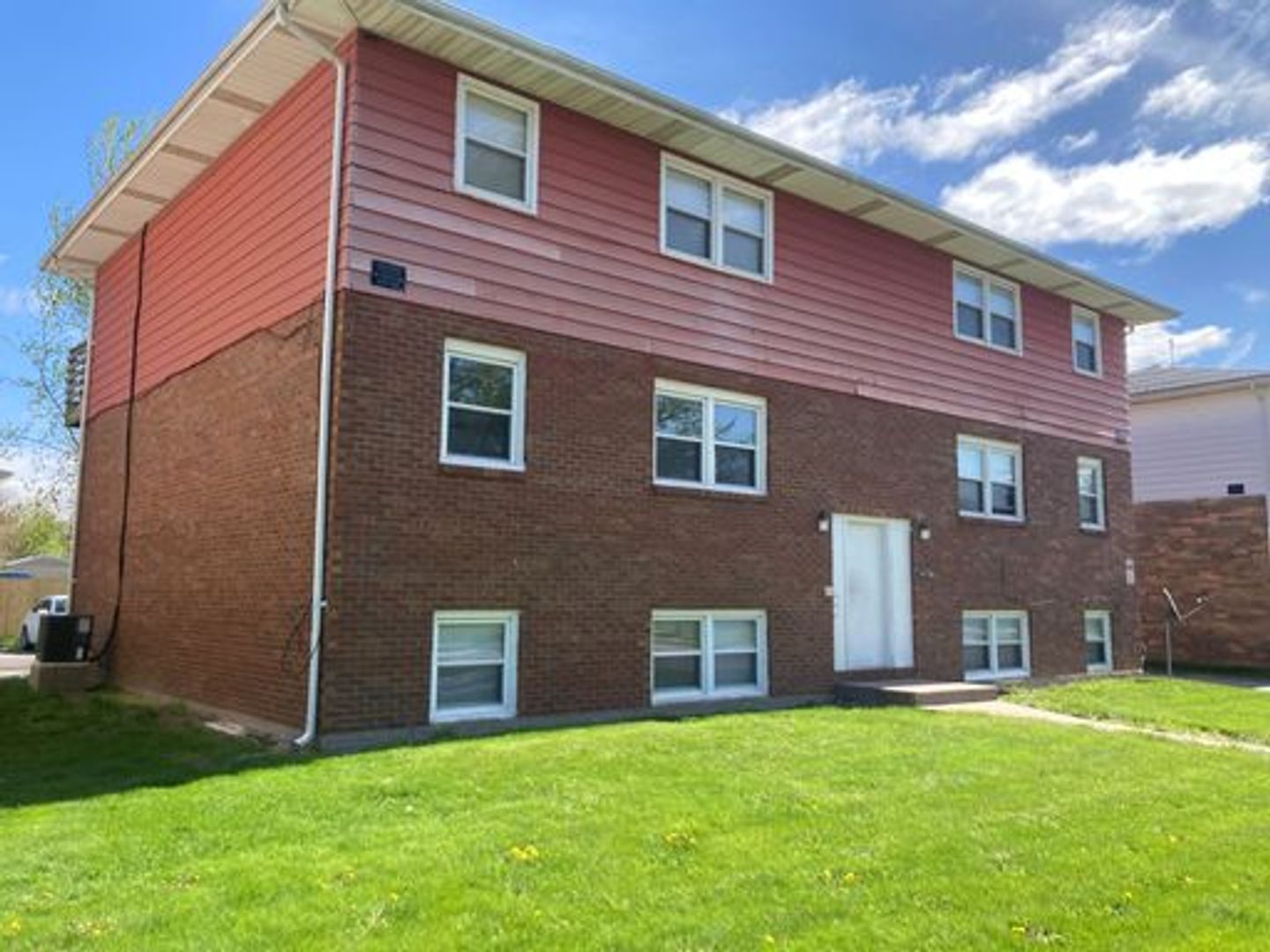 Davenport Apartment: 620 W 63rd Street