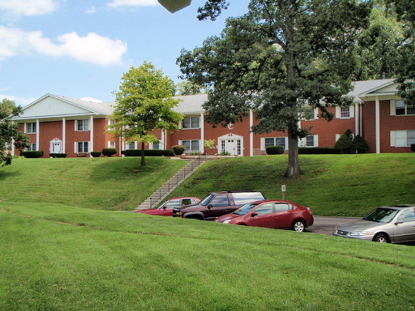 Rock Island Apartment: 1450 18th Ave