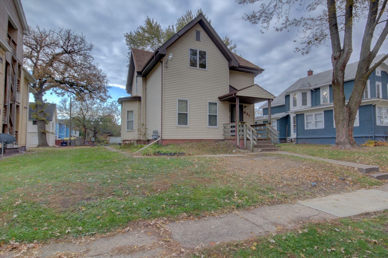 Davenport Apartment: 631 E 15th St